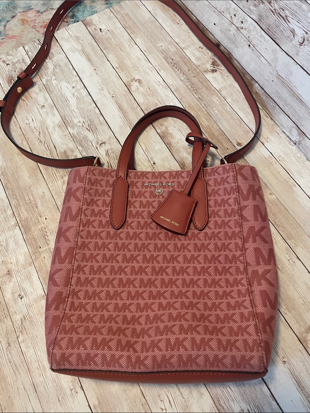 Michael Kors MK Signature Sinclair Tote in muted dusty pink